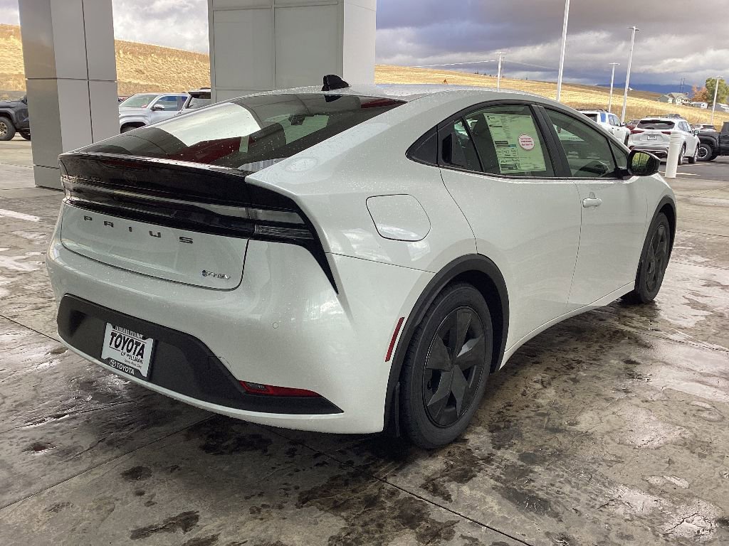 New 2026 Toyota Prius Plug-In Hybrid image 9