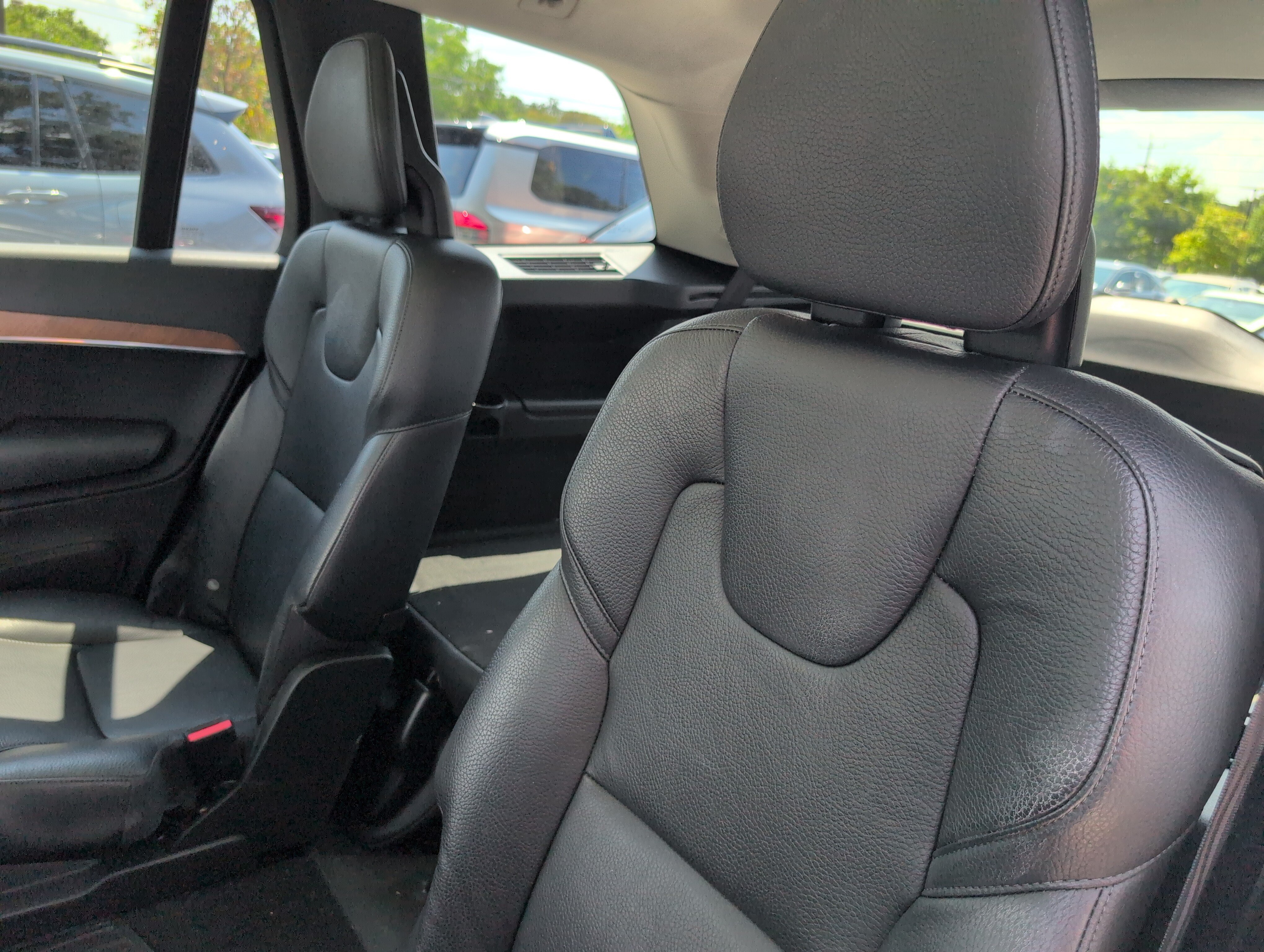 Used 2021 Volvo XC90 T6 Momentum w/ Advanced Package AWD/4WD image 9