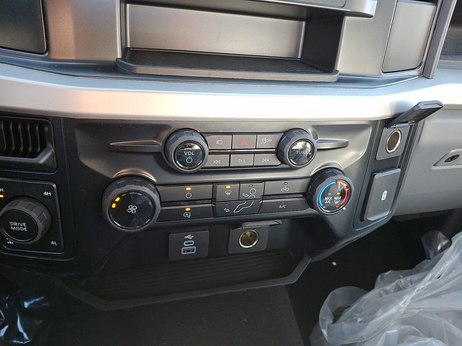 New 2026 Ford F350 XL w/ STX Appearance Package AWD/4WD image 16