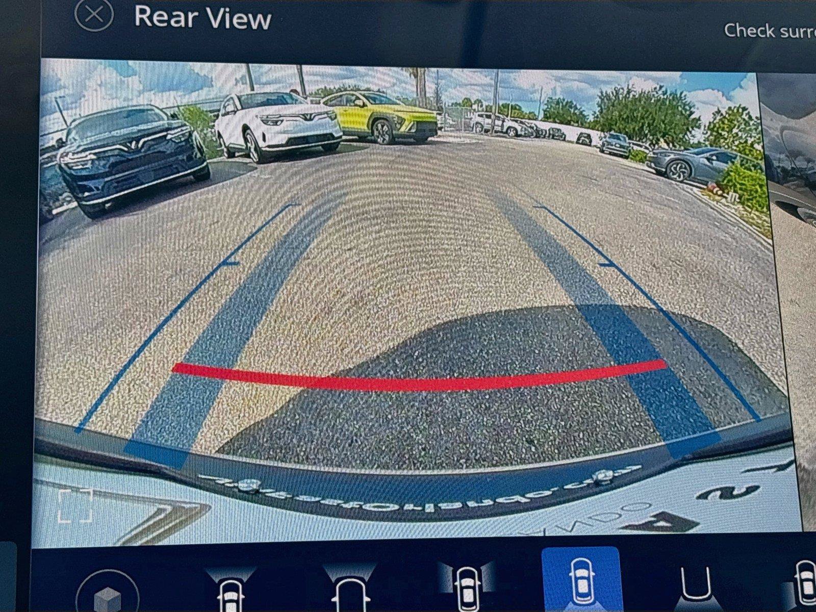 New 2027 VinFast VF 8 Eco AWD/4WD image 13