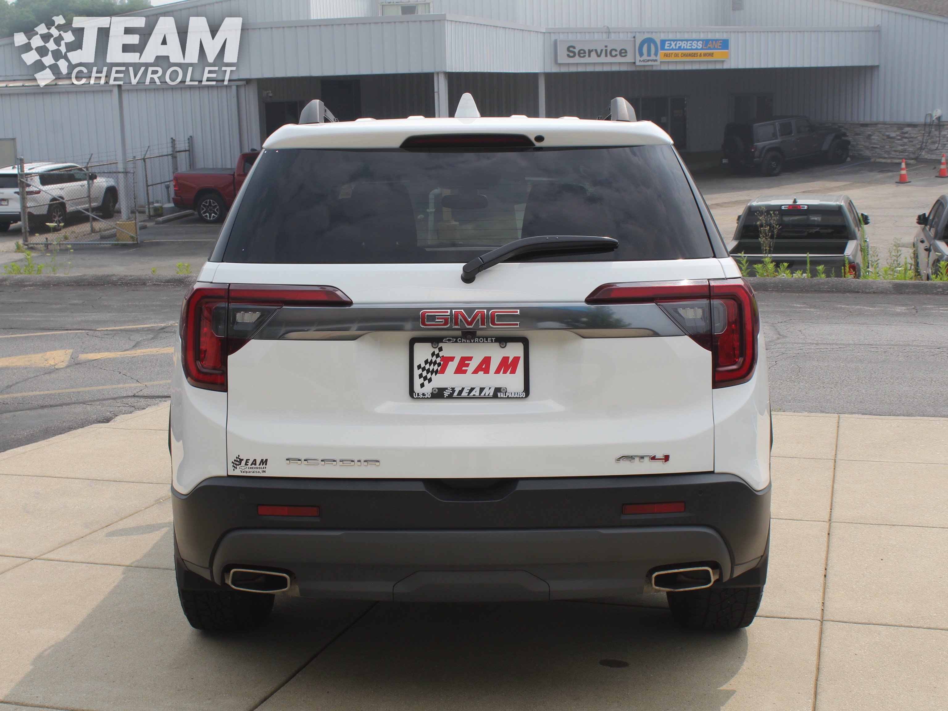 Used 2023 GMC Acadia AT4 AWD/4WD image 5