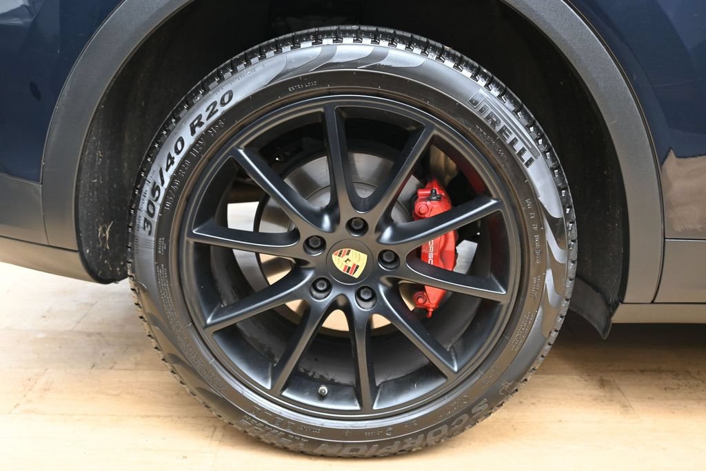 Used 2021 Porsche Cayenne AWD/4WD image 14