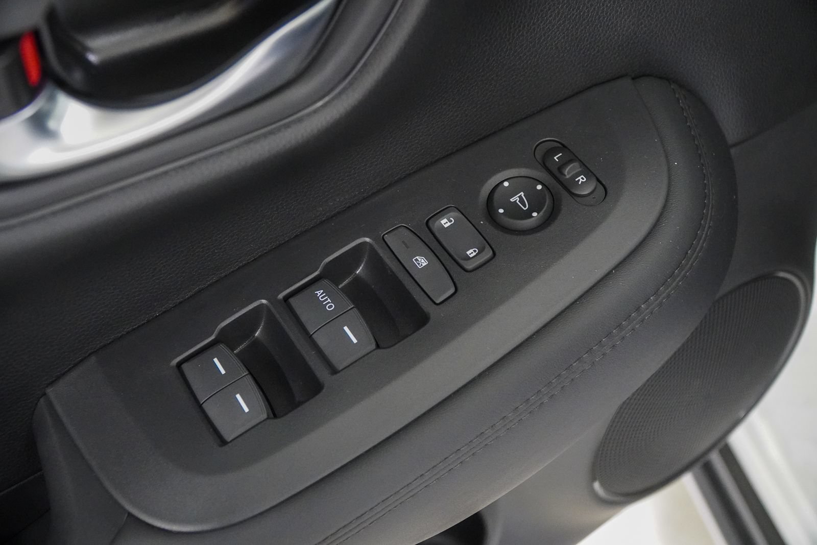 New 2027 Honda HR-V LX image 18
