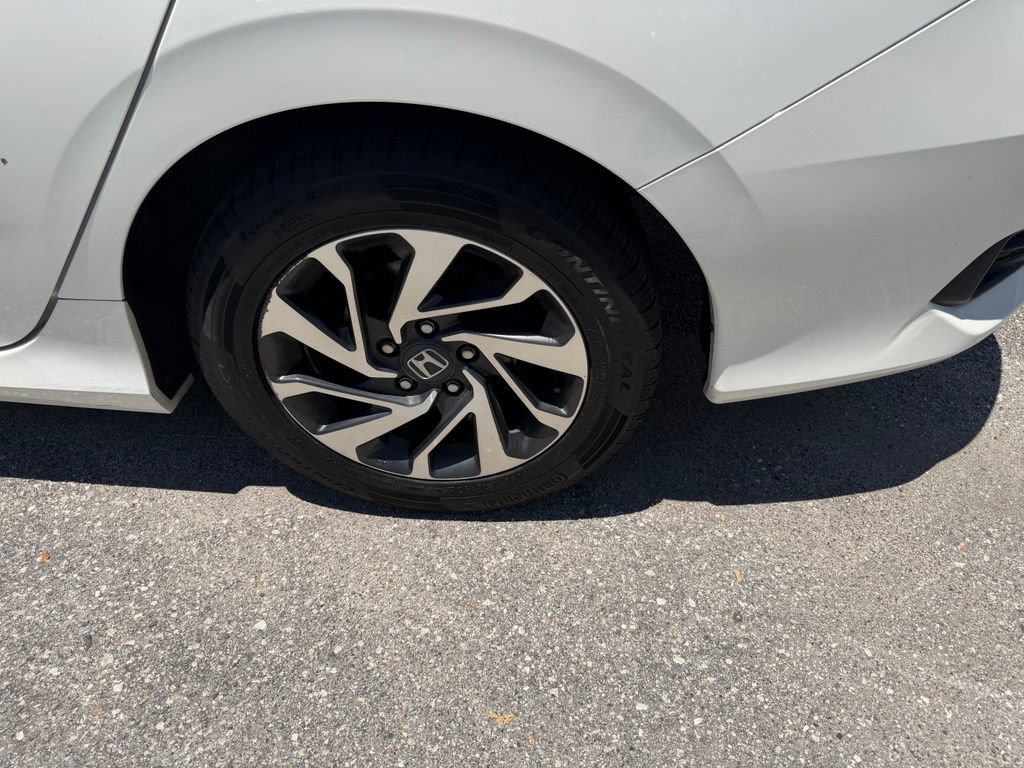 Used 2018 Honda Civic EX image 8