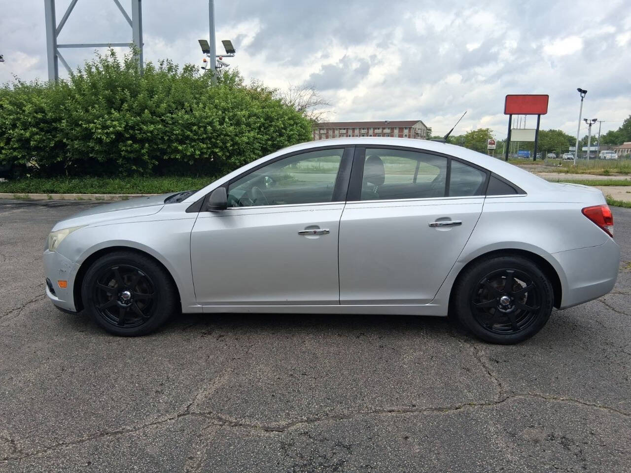 Used 2011 Chevrolet Cruze LT FWD image 4