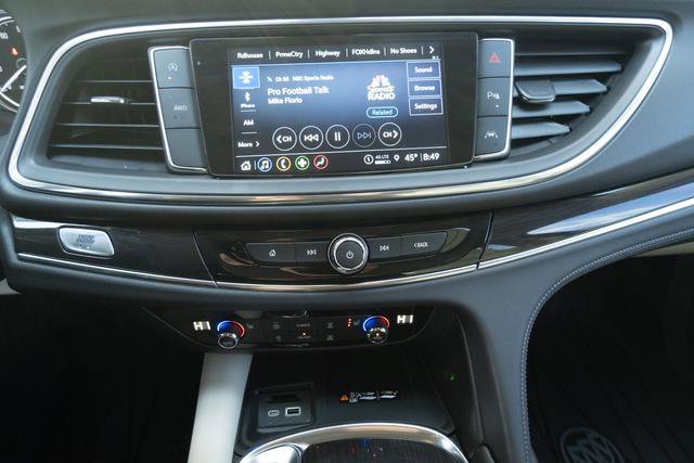 Used 2024 Buick Enclave Essence w/ Sport Touring Edition image 19