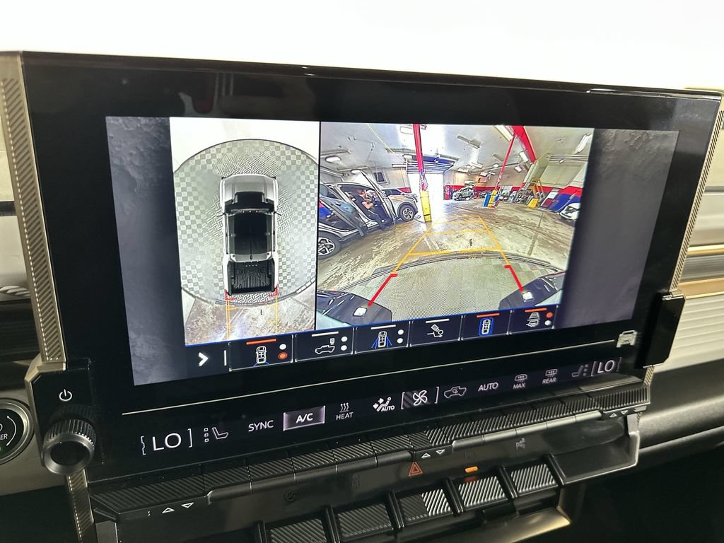 Used 2024 GMC Hummer EV 2X w/ LPO, Illumination Package AWD/4WD image 18