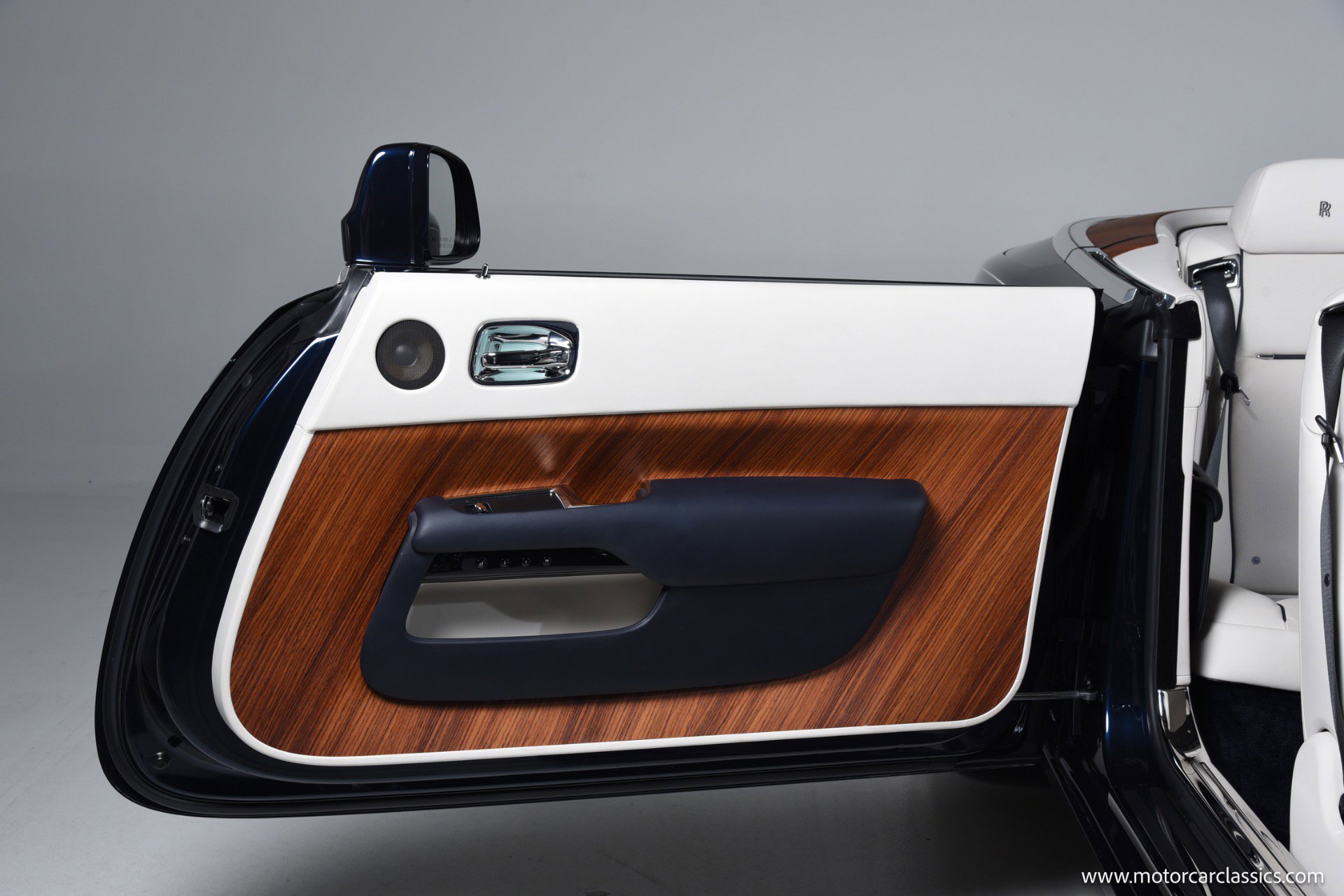 Used 2016 Rolls-Royce Dawn image 36