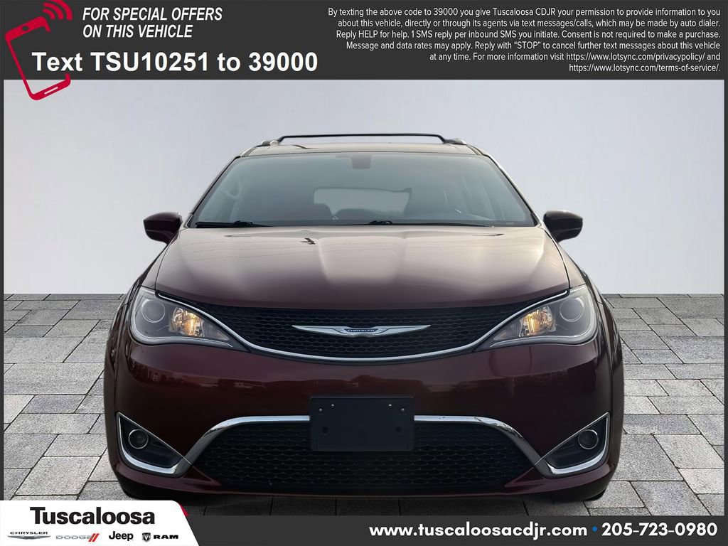 Used 2018 Chrysler Pacifica Touring-L image 2