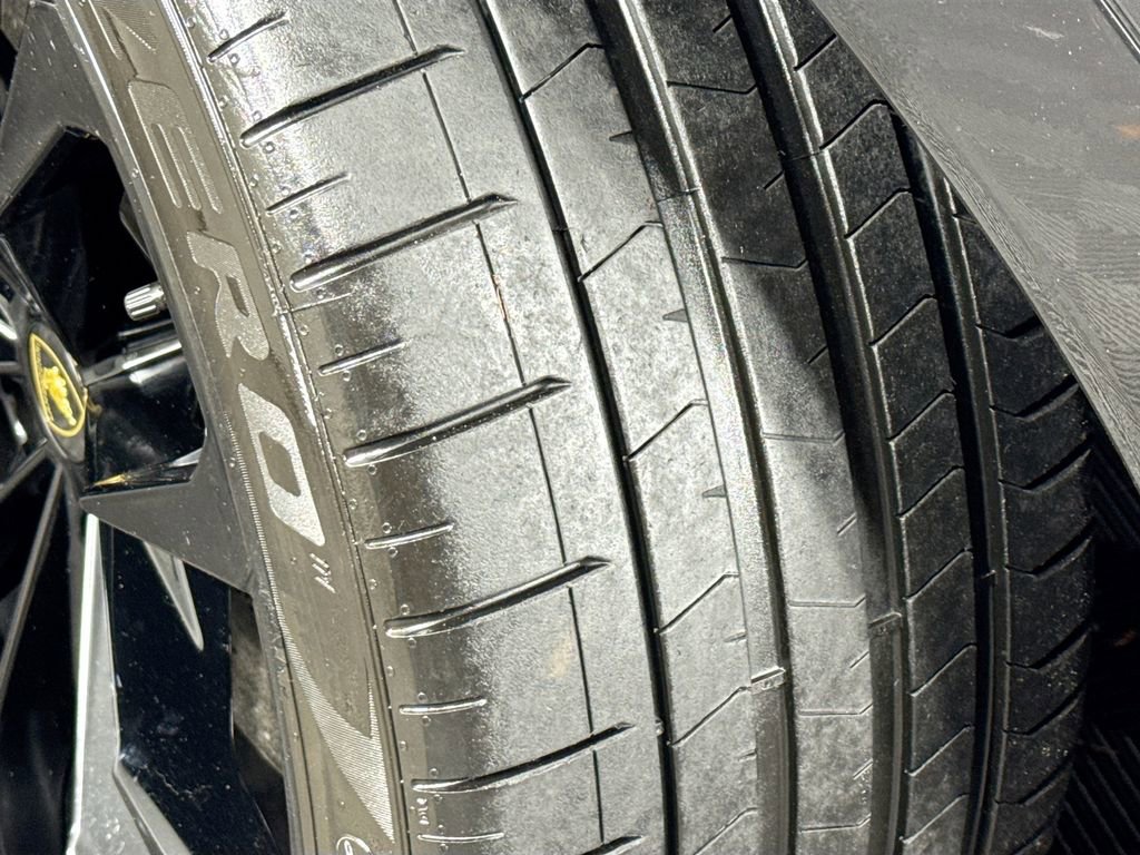 Used 2020 Lamborghini Urus image 41