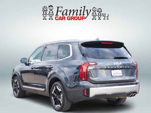 Used 2023 Kia Telluride S AWD/4WD image 3