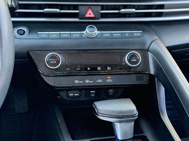 Used 2024 Hyundai Elantra SEL FWD image 18