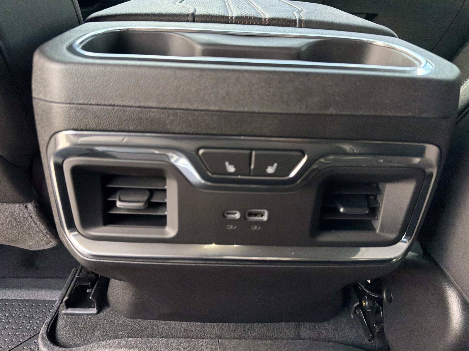 Used 2024 Chevrolet Silverado 1500 High Country w/ High Country Premium Package AWD/4WD image 18