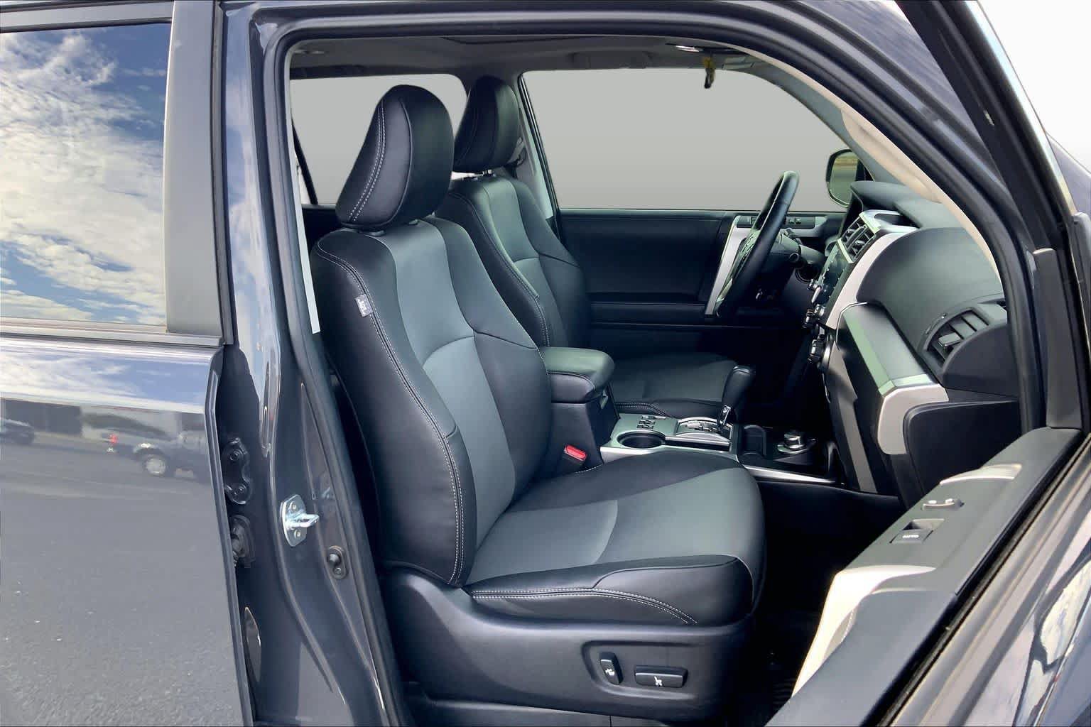 Used 2024 Toyota 4Runner SR5 Premium w/ Moonroof Package AWD/4WD image 9