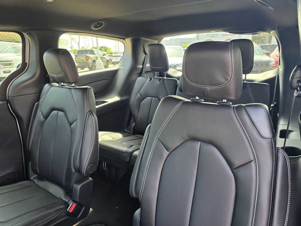 New 2026 Chrysler Voyager LX FWD image 9