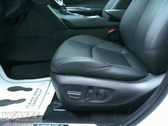 Certified 2024 Toyota Venza Nightshade image 24