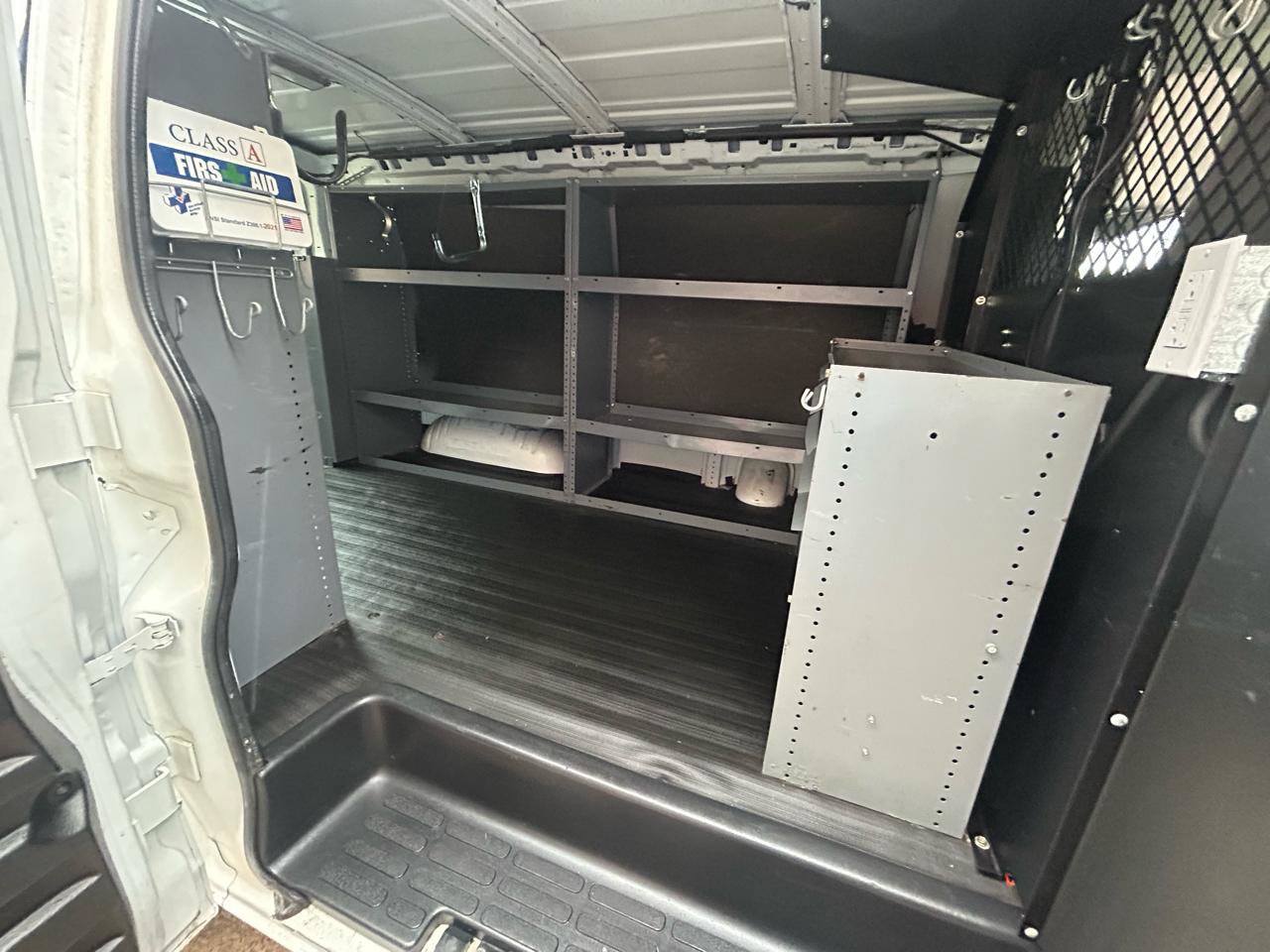 Used 2012 Chevrolet Express 2500 RWD image 12