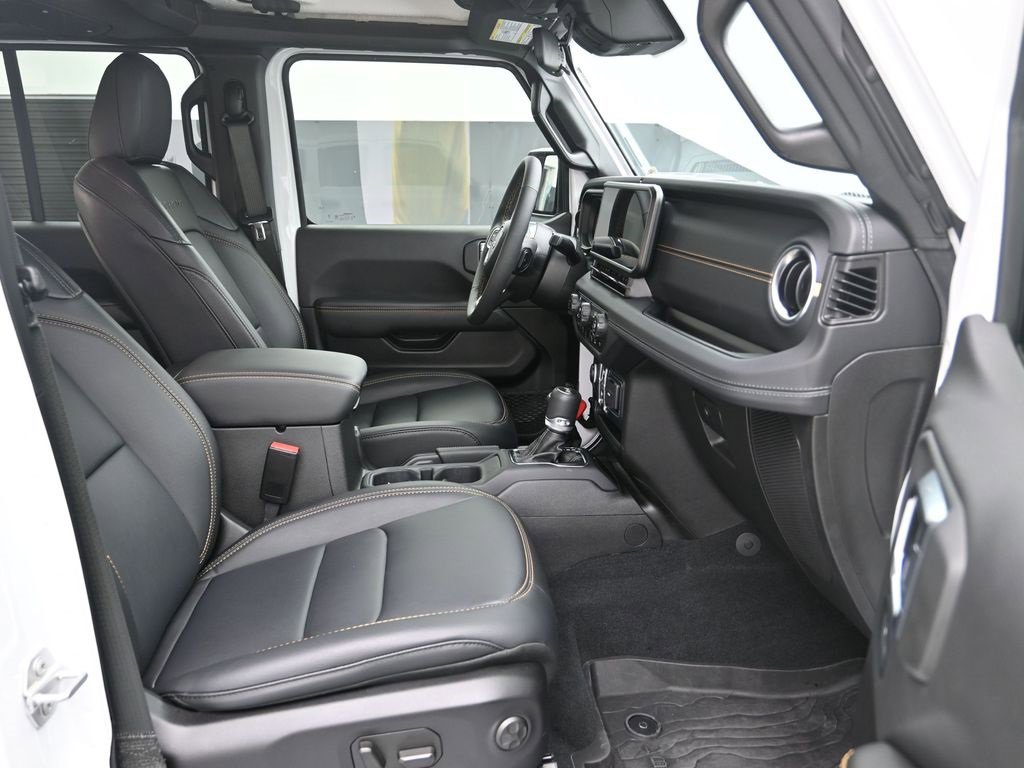 Used 2024 Jeep Wrangler Unlimited Sahara w/ Safety Group image 28