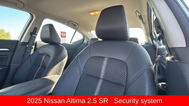 Used 2025 Nissan Altima 2.5 SR AWD/4WD image 11