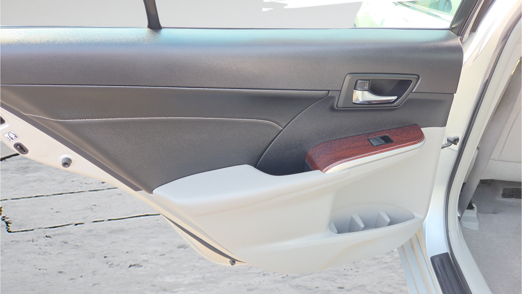 Used 2013 Toyota Camry XLE w/ Leather Pkg FWD image 37