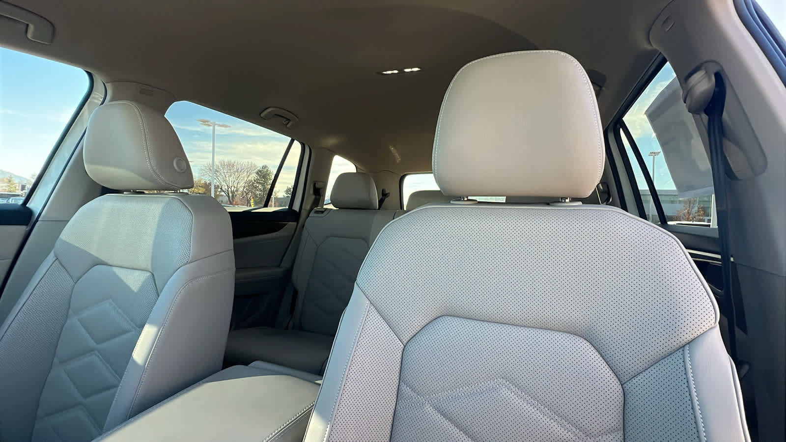 New 2026 Volkswagen Atlas SE image 11