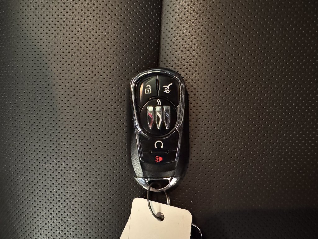Used 2025 Buick Envista Preferred FWD image 17
