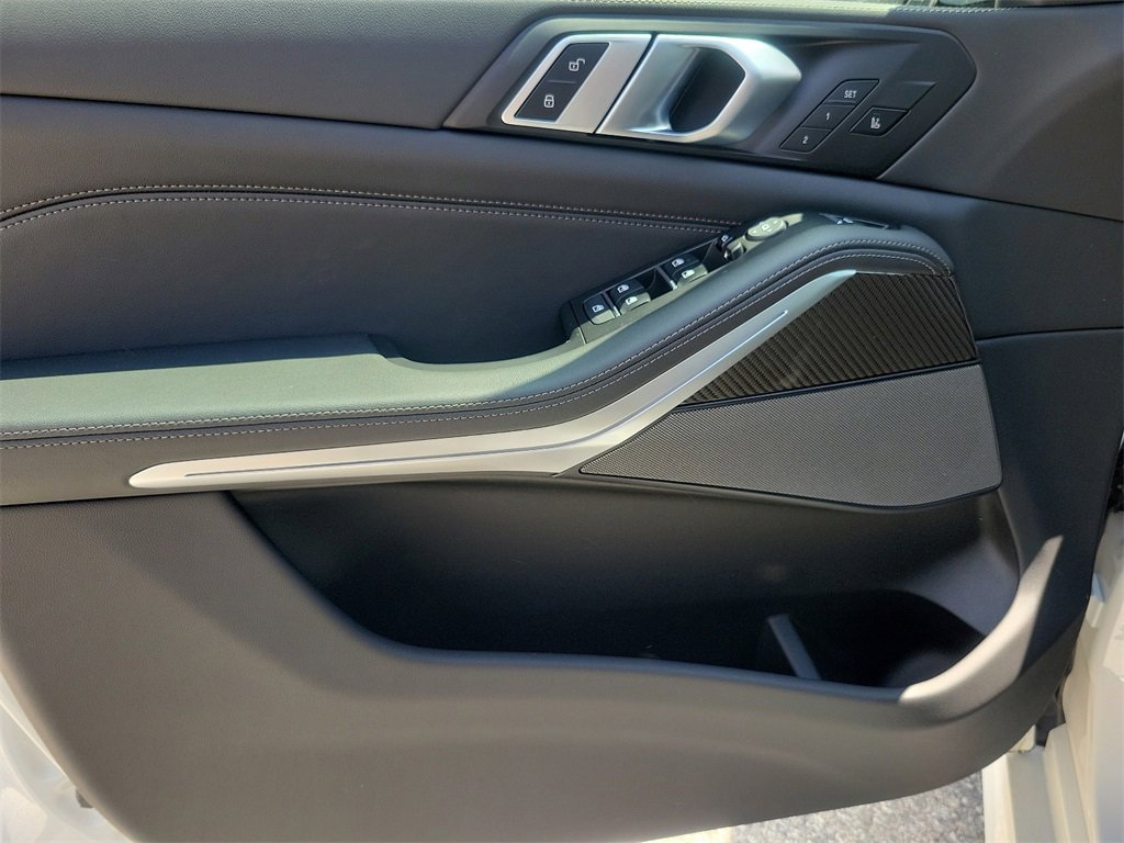 New 2025 BMW X5 M60i image 10