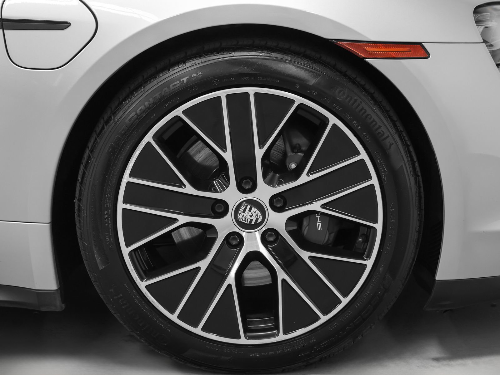 Certified 2021 Porsche Taycan image 15