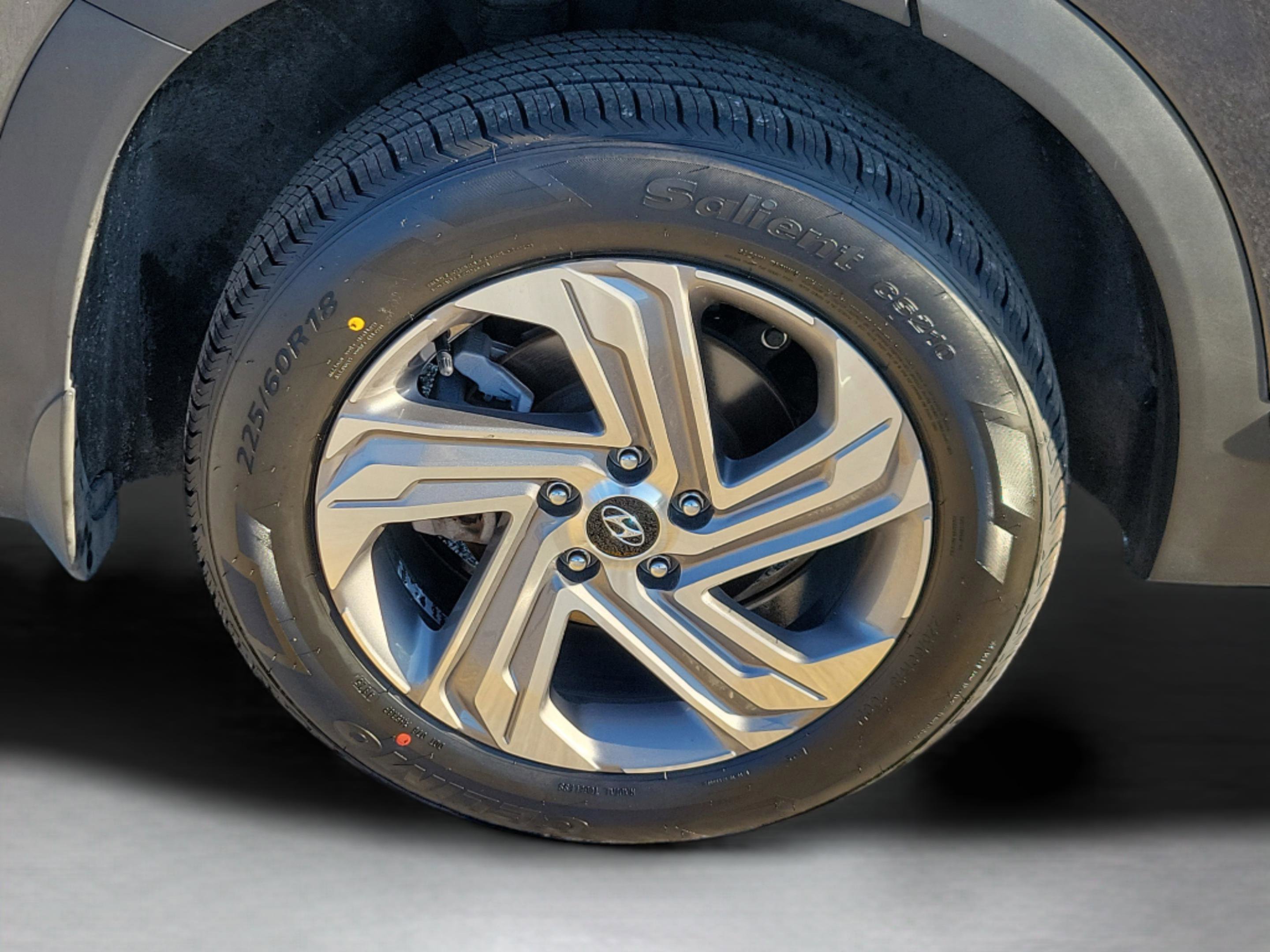 Certified 2023 Hyundai Santa Fe SE FWD image 5