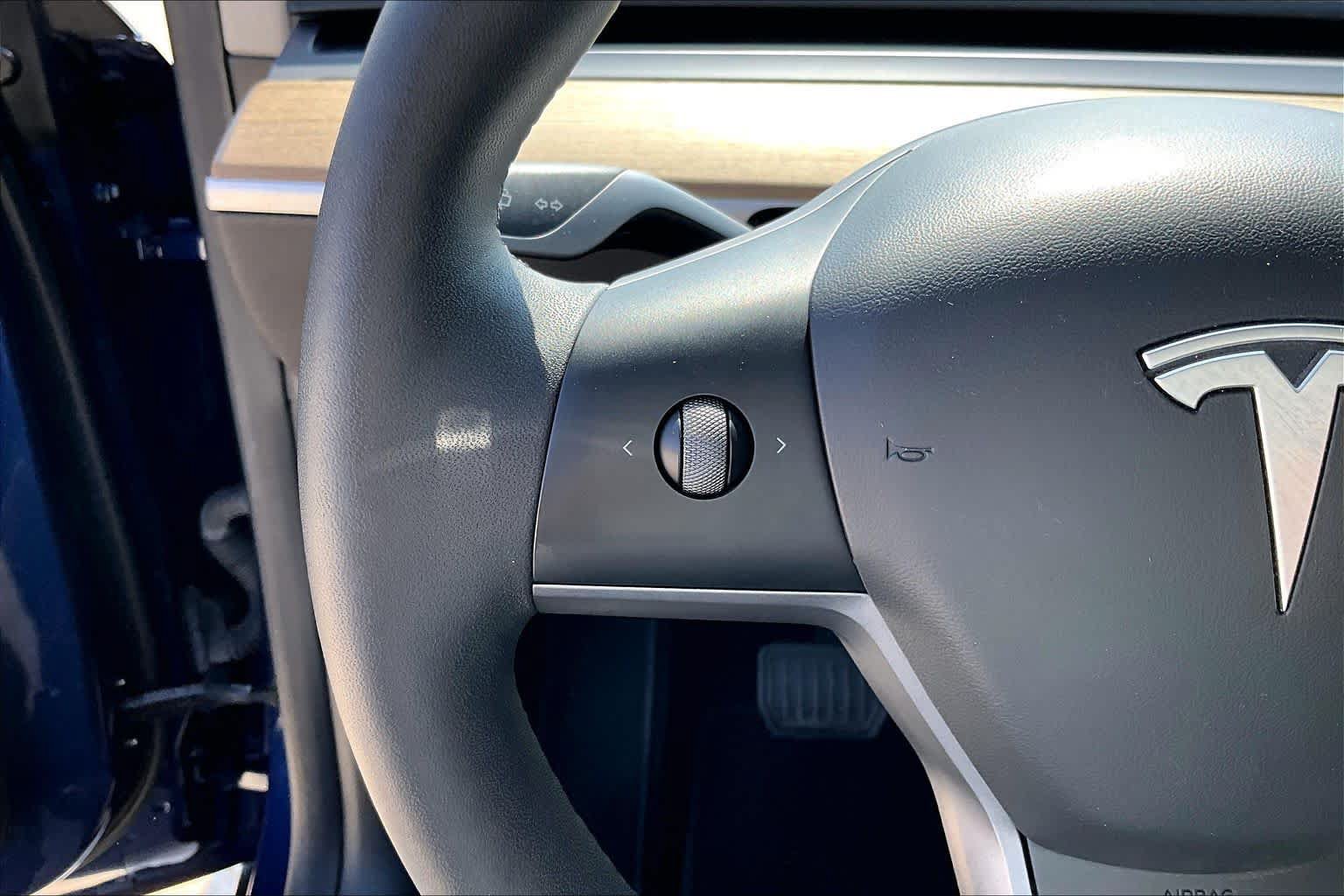 Used 2023 Tesla Model Y Long Range AWD/4WD image 40