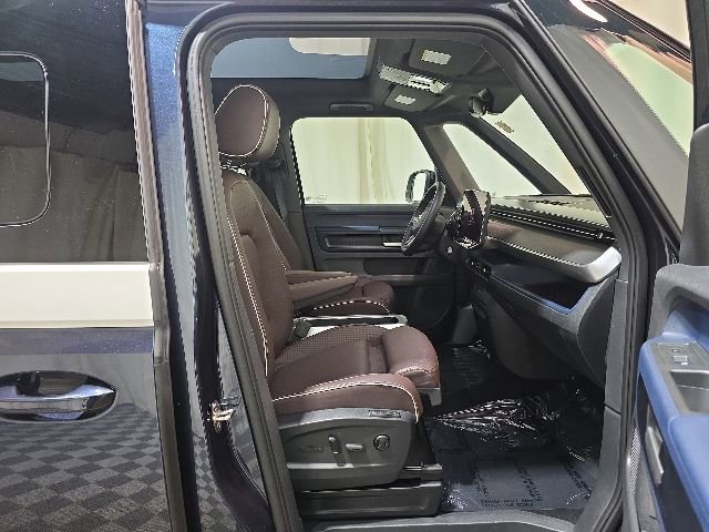 Certified 2025 Volkswagen ID. Buzz Pro S Plus AWD/4WD image 33