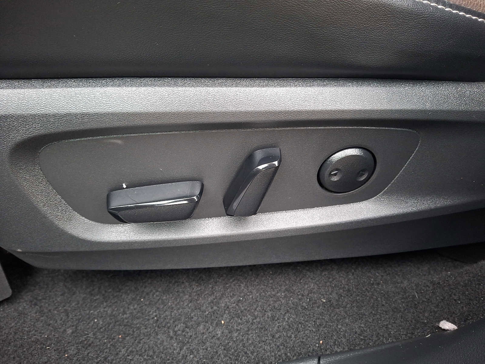 Used 2022 Nissan Pathfinder Platinum AWD/4WD image 11