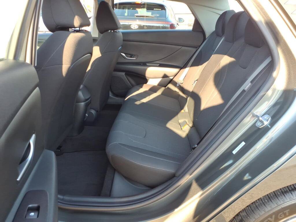 New 2026 Hyundai Elantra SE FWD image 6