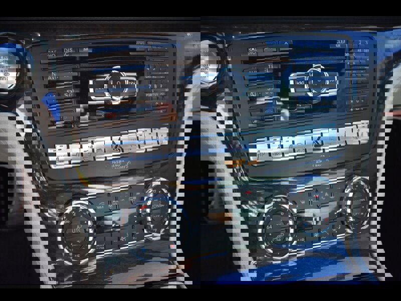 Used 2015 Mercedes-Benz SL 550 w/ Driver Assistance Package image 19