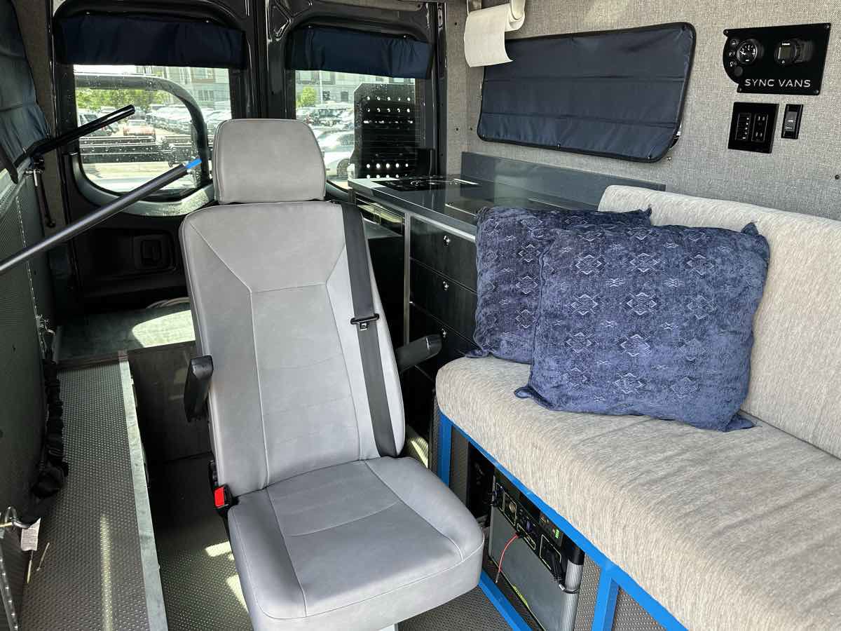 Used 2020 Mercedes-Benz Sprinter 2500 image 19