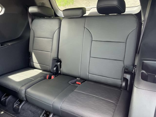 Used 2026 Buick Enclave Sport Touring w/ Power Package FWD image 11