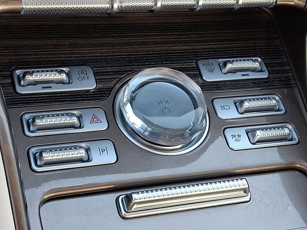 Used 2025 Lincoln Nautilus Black Label AWD/4WD image 25