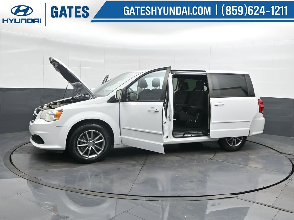 Used 2016 Dodge Grand Caravan SE image 57