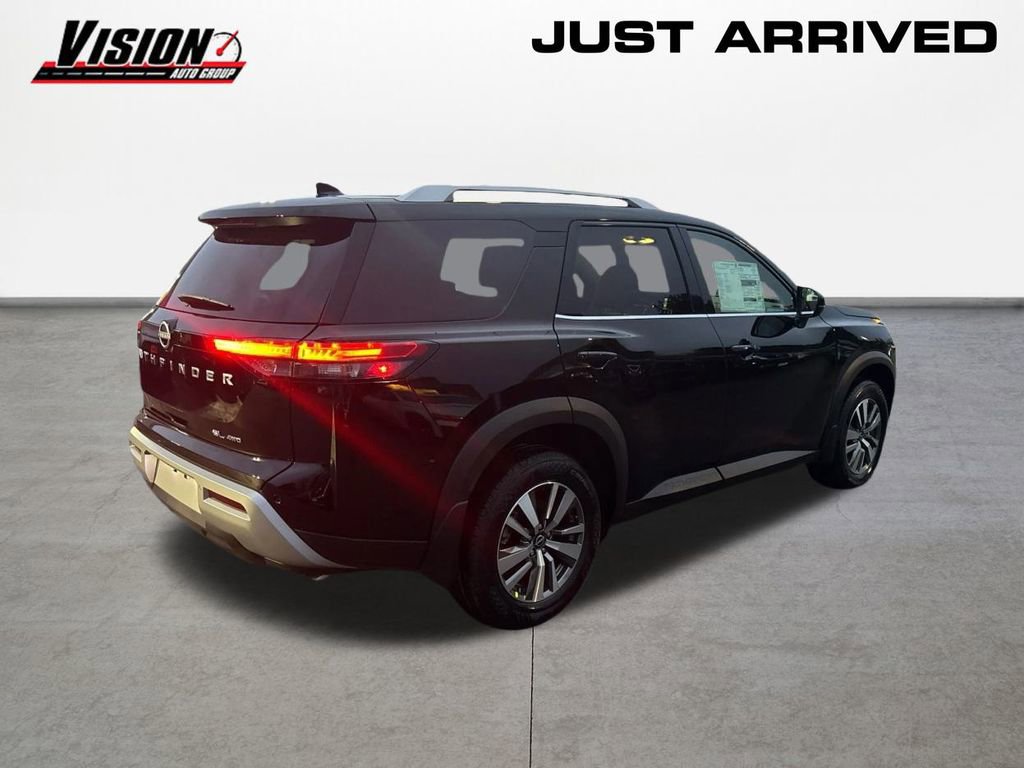 New 2025 Nissan Pathfinder SL image 5