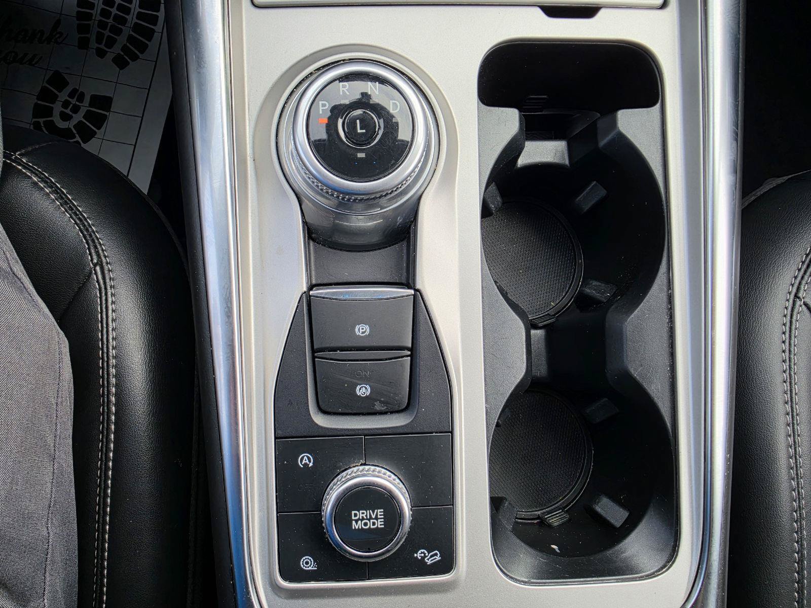 Used 2024 Ford Explorer XLT w/ Equipment Group 202A AWD/4WD image 13
