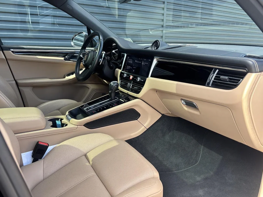 Certified 2023 Porsche Macan S AWD/4WD image 13