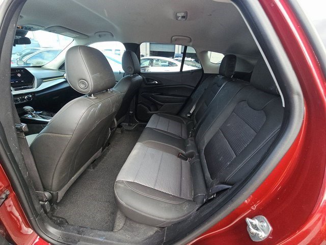 Used 2025 Chevrolet Trax LT w/ Driver Confidence Package image 9