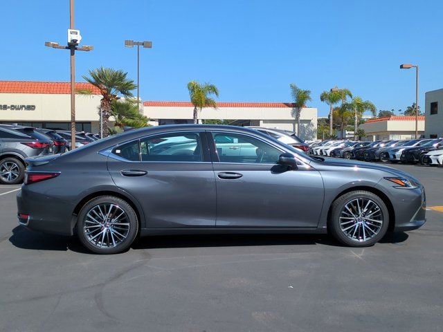 Used 2025 Lexus ES 300h w/ Premium Package image 5