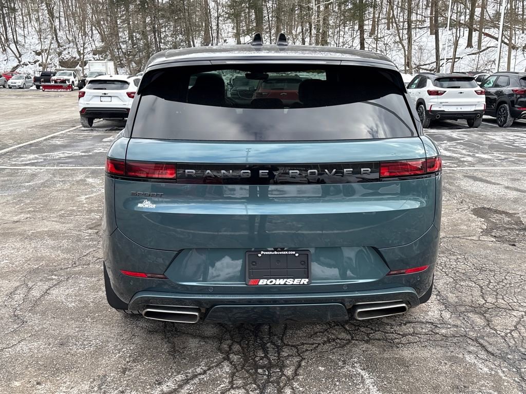 Used 2025 Land Rover Range Rover Sport Dynamic SE image 4
