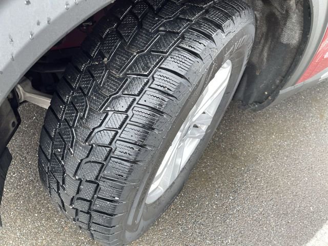 Used 2021 Ford Explorer XLT w/ Equipment Group 202A image 11