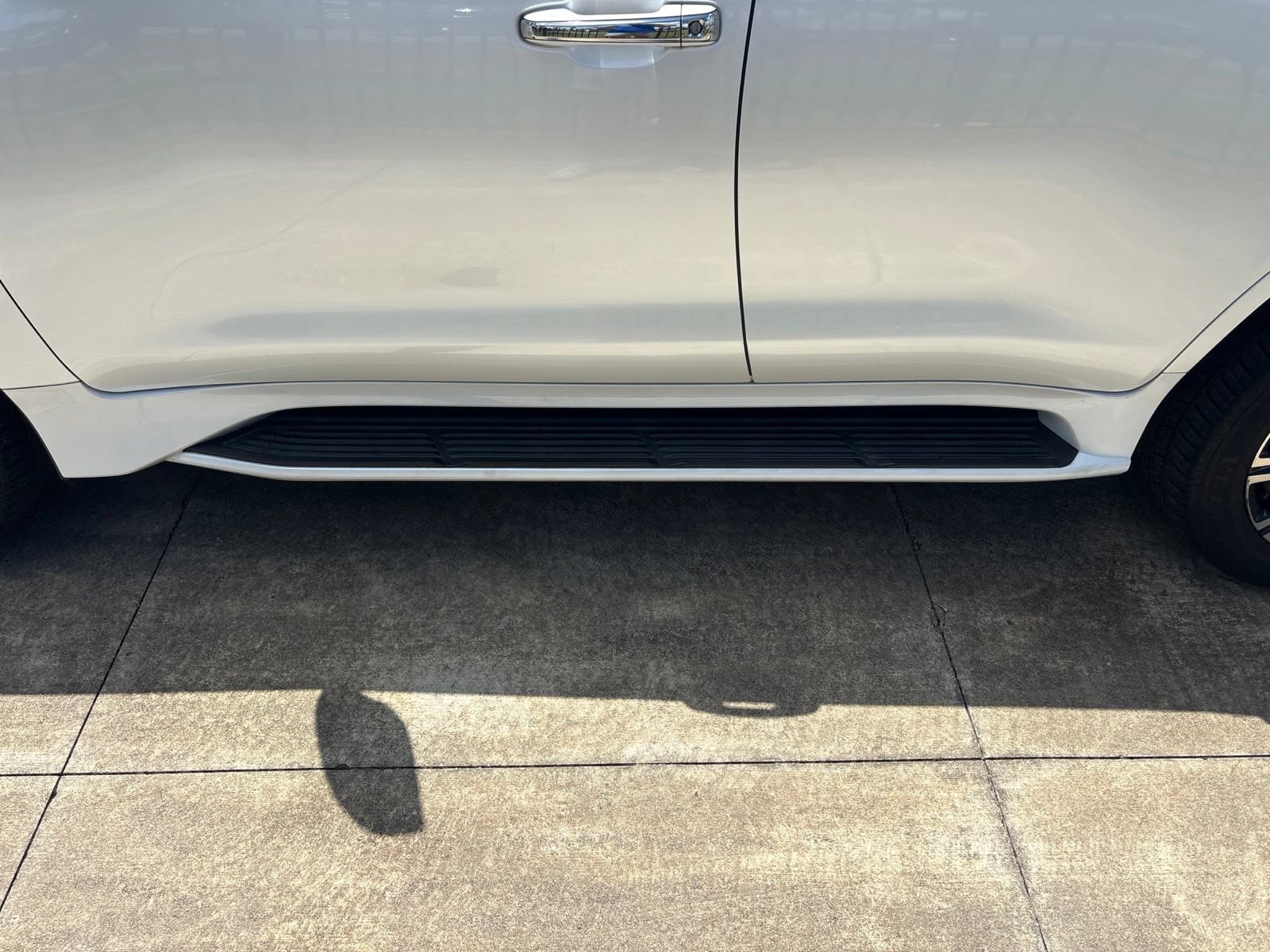 Used 2019 Lexus LX 570 4WD w/ Luxury Package image 13