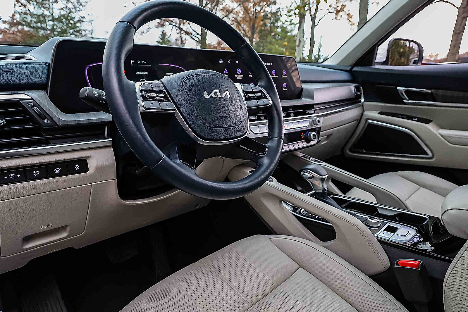 Used 2023 Kia Telluride EX w/ EX Captain's Chair Package image 7