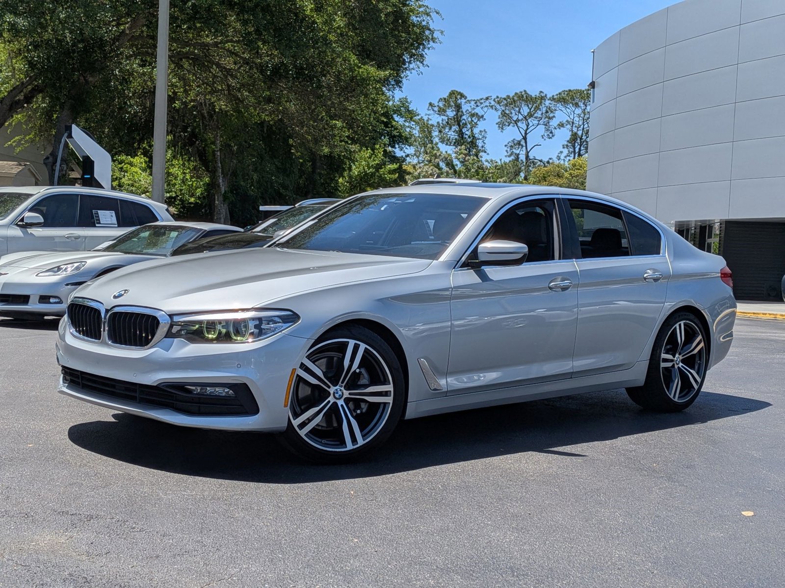 Used 2018 BMW 530i RWD image 1