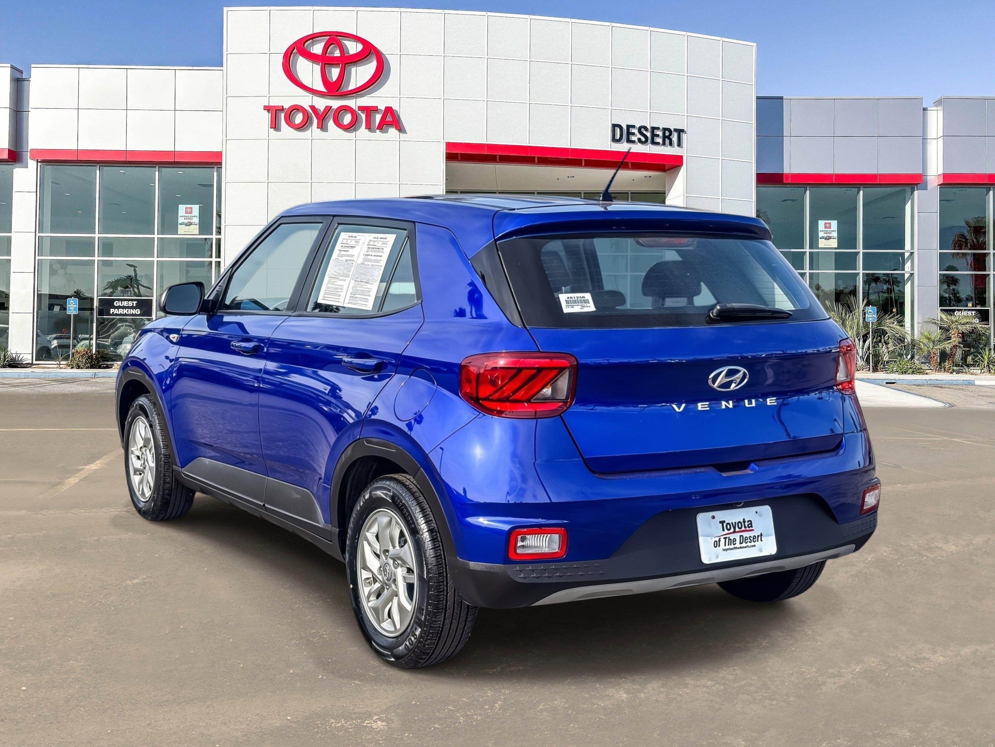 Used 2024 Hyundai Venue SE FWD image 5