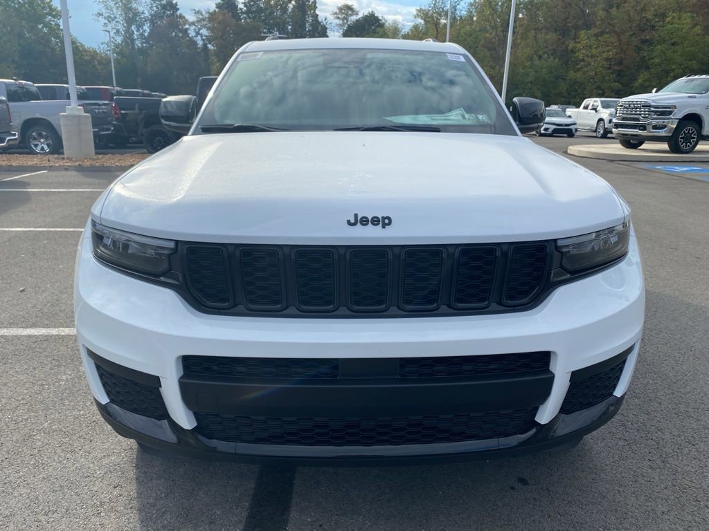 New 2025 Jeep Grand Cherokee L Altitude image 8